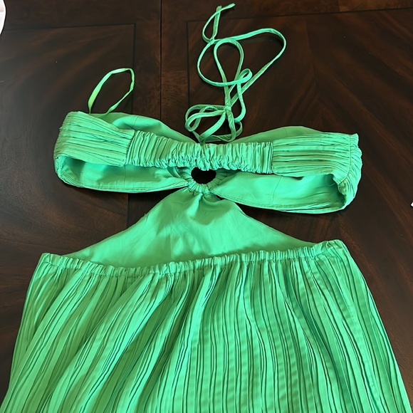 Gianni Bini Sophie Plisse Halter Neck Sheath Dress - Picture 13 of 16